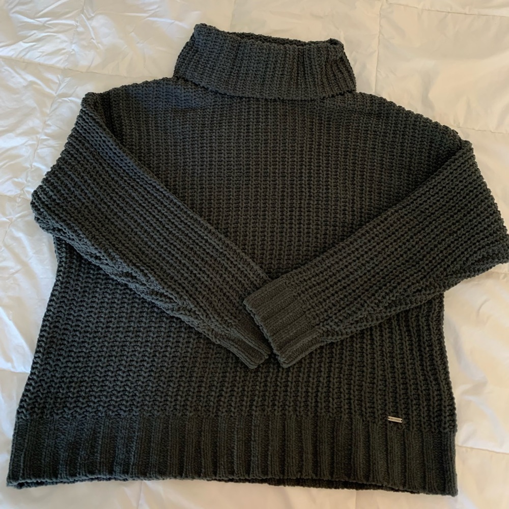 Hollister sweater